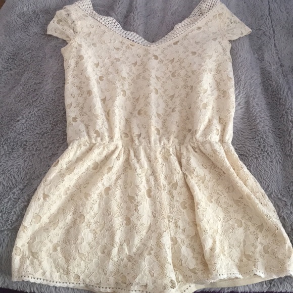 Flower pastel off shoulder romper - Picture 1 of 5